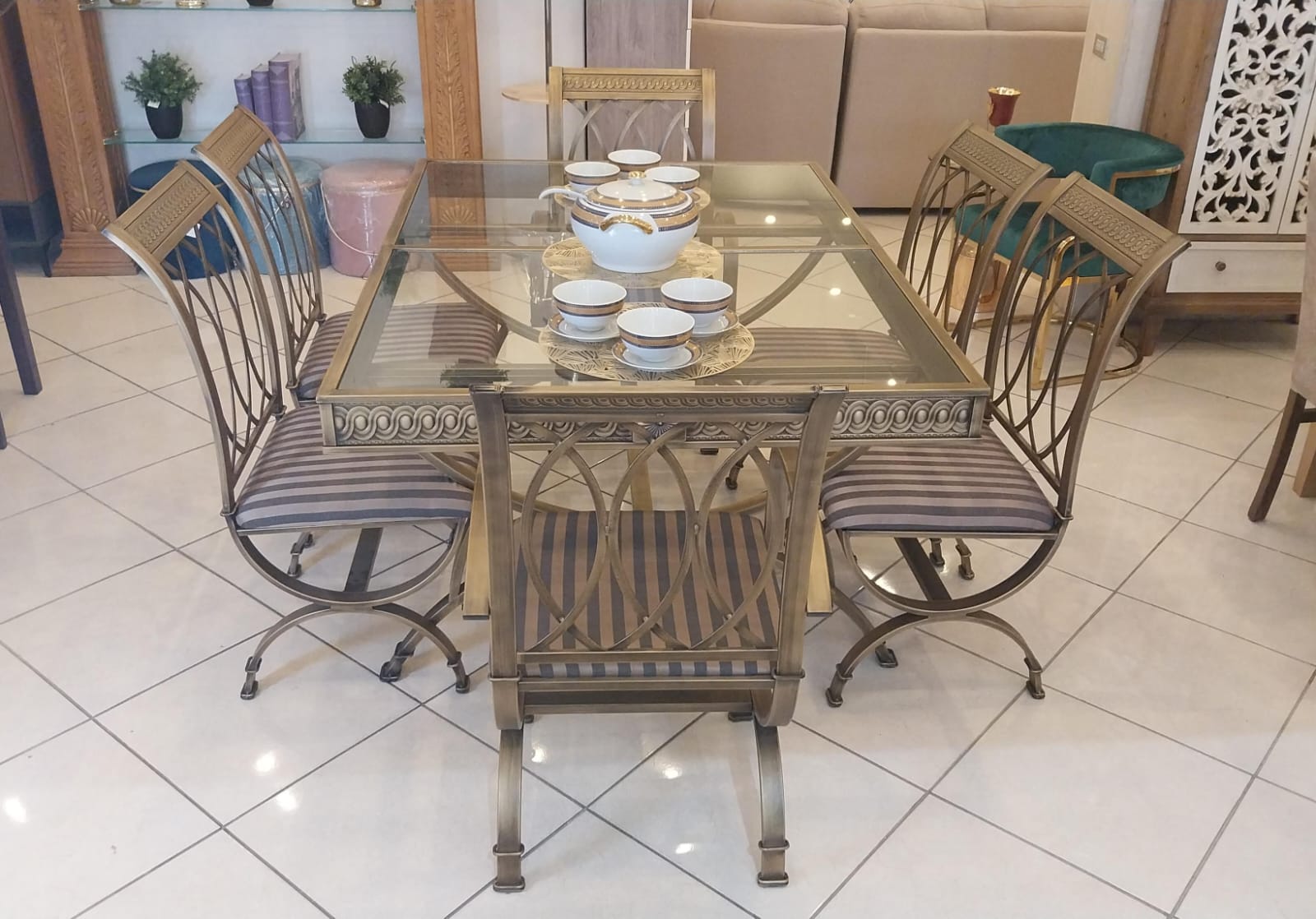 طاولة طعام 6 كراسي حديد برونزي سطح قزاز م/ 490